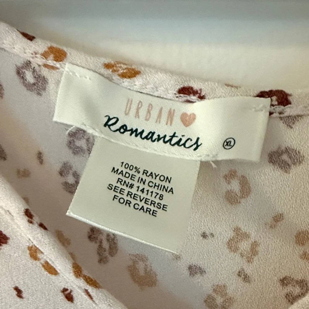 URBAN Romantics Cream and Pink Patterned Blouse - Picture 2 of 3